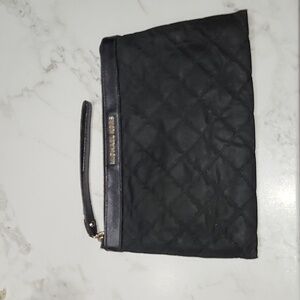 MICHAEL KORS ~ Kieran Quilted XL Zip Clutch